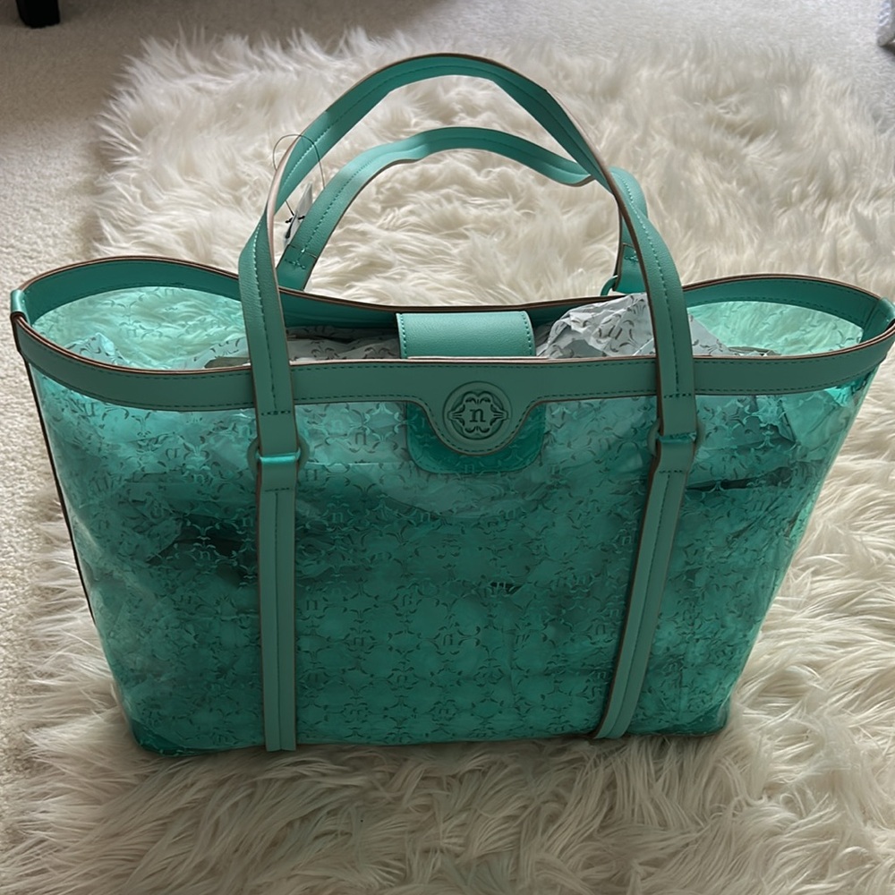 Nanette Lepore Green Tote Bag with Elegant Design